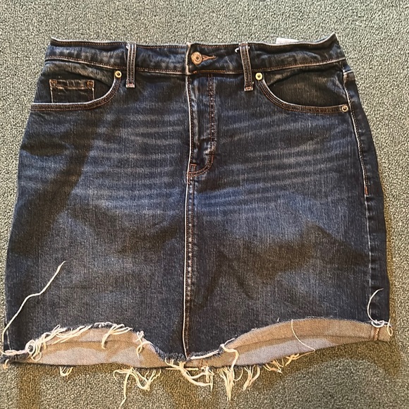 Old Navy Jean skirt - Picture 1 of 4